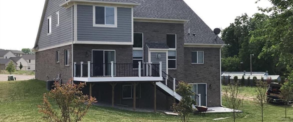 Example of a custom deck built by Persha Family Construction, serving Troy, MI